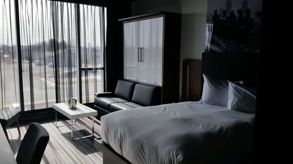 Grand Times Hotel Drummondville Eksteriør billede