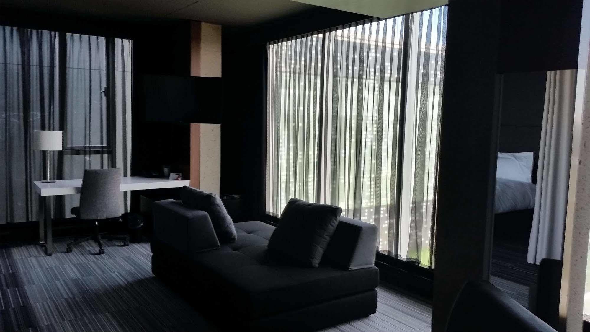 Grand Times Hotel Drummondville Eksteriør billede