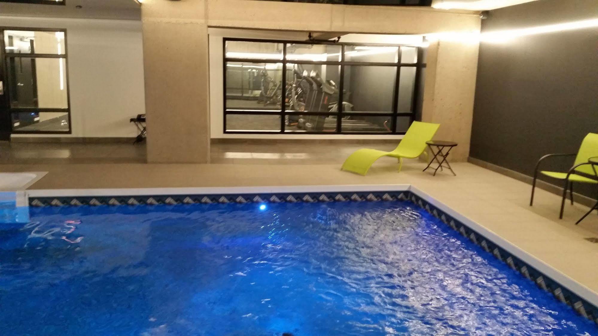 Grand Times Hotel Drummondville Eksteriør billede